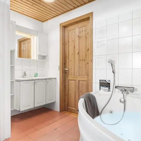 Ferienhaus 4 Bedroom Lovely In